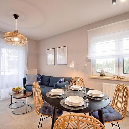 E-Apartament Nad Morzem Apartamentuj Мельно Экстерьер фото
